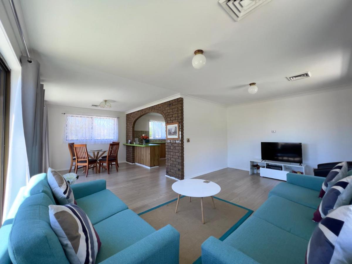 Albury Garden Court Motel מראה חיצוני תמונה