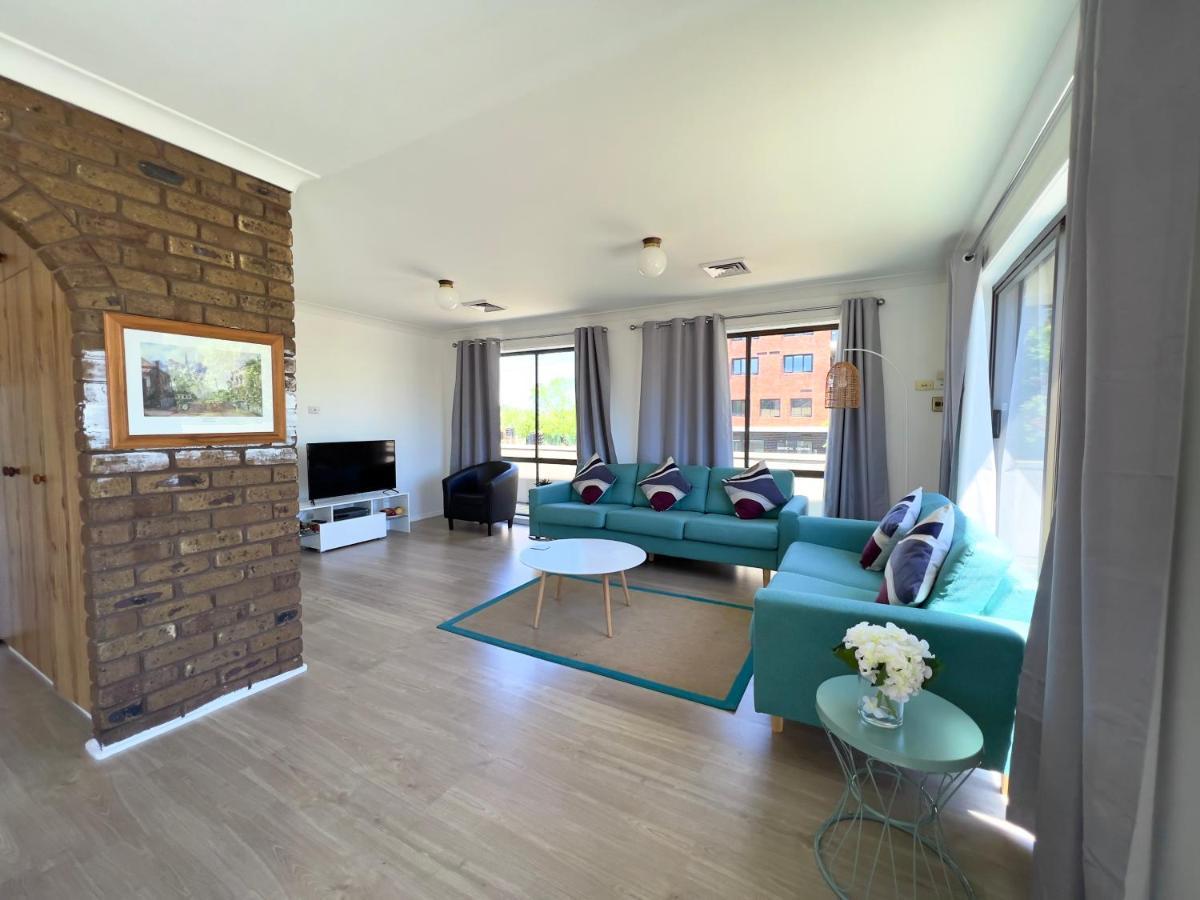 Albury Garden Court Motel מראה חיצוני תמונה