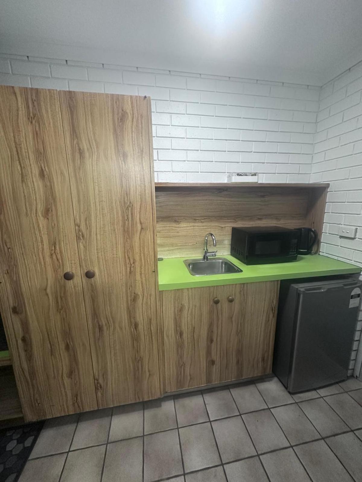 Albury Garden Court Motel מראה חיצוני תמונה